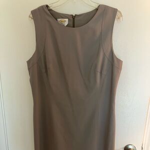 Neutral sheath dress.